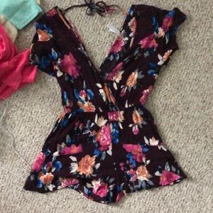 Deep V, Flowery romper!